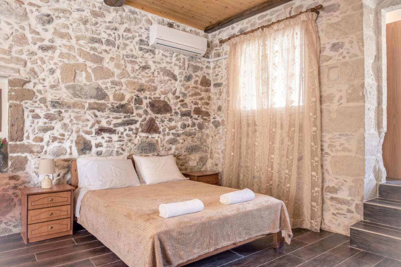 فيلا The Stone House Of Iakovos Kaloudhianá المظهر الخارجي الصورة
